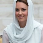 120914-galleryimg-otrc-ap-kate-middleton-prince-william-mosque-front-150x150