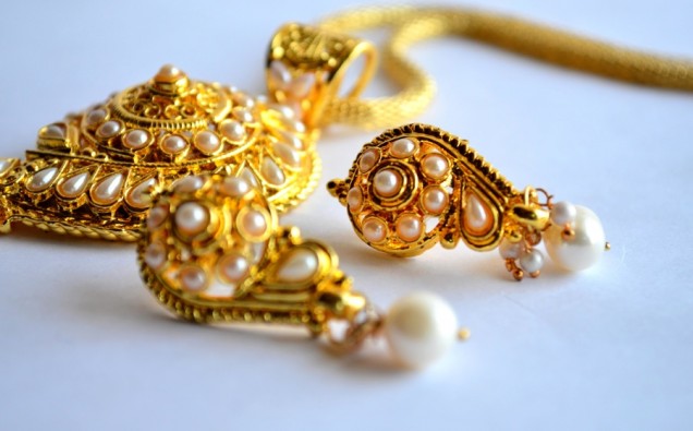gold, jewelry