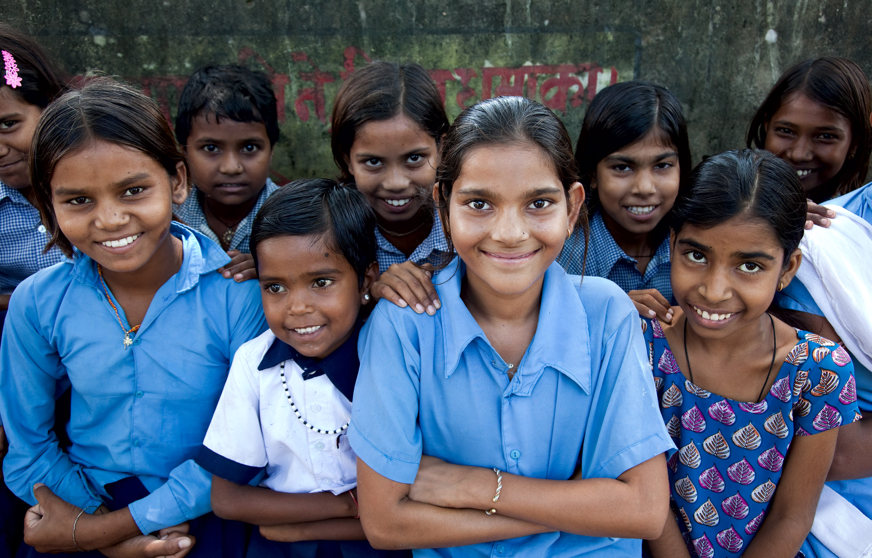 applying-suncream-on-south-asian-children