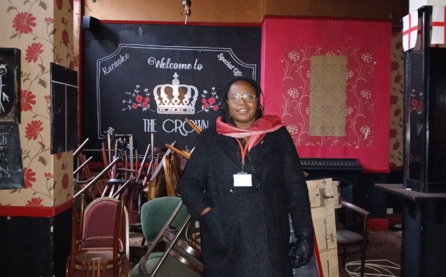 Cllr_Sharon_Thompson_inside_the_famous_Crown_Pub