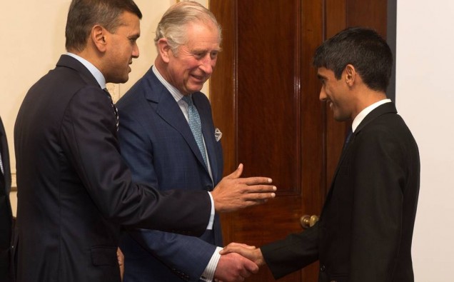 Manoj Badale, Chairman, British Asian Trust introducing HRH The Prince of Wales to Rikin Gandhi, CEO, Digital Green
Photo Credit: Justin Goff