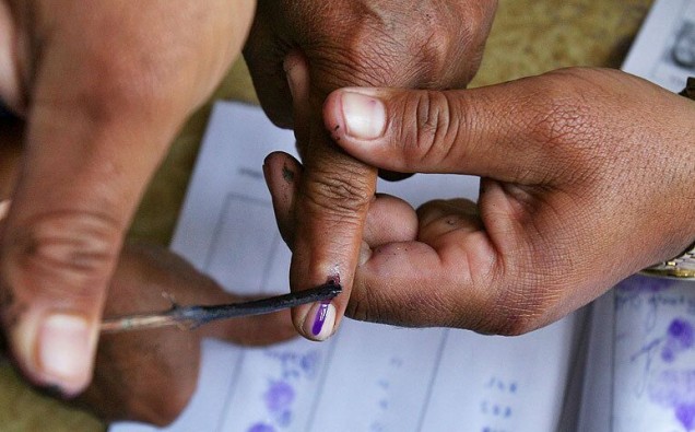 indian man chops finger off