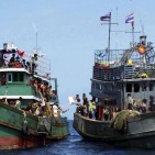 rohingya-boat-koh-lipe-thailand (1)