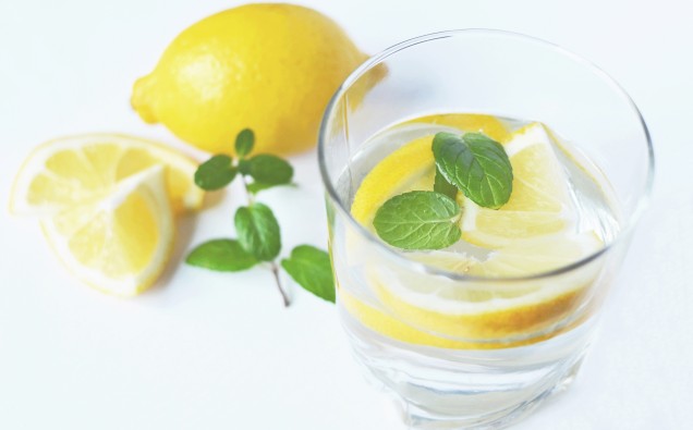 water-drink-fresh-lemons
